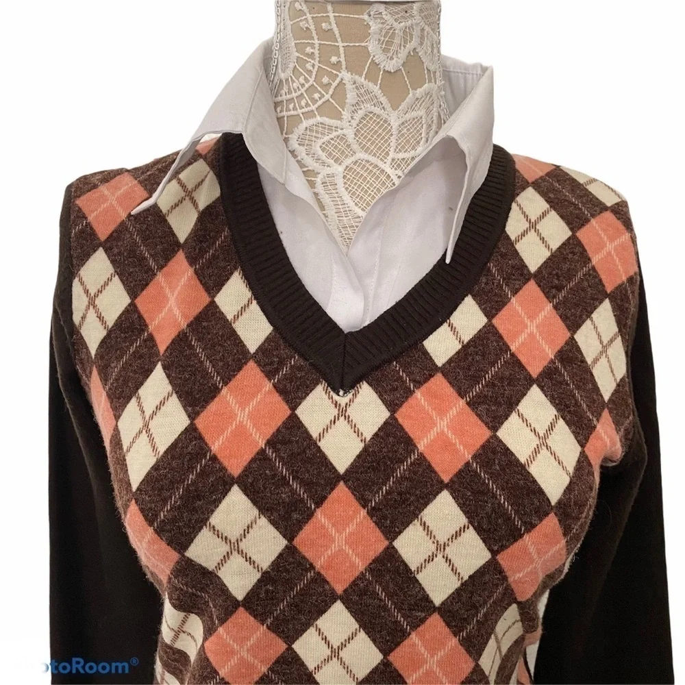 Adina Argyle front Brown sweater with white collar - Picture 3 of 9